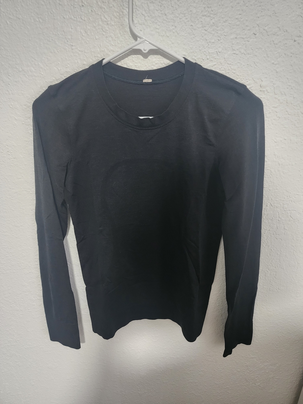 Lululemon Black Long Sleeve Crewneck Top